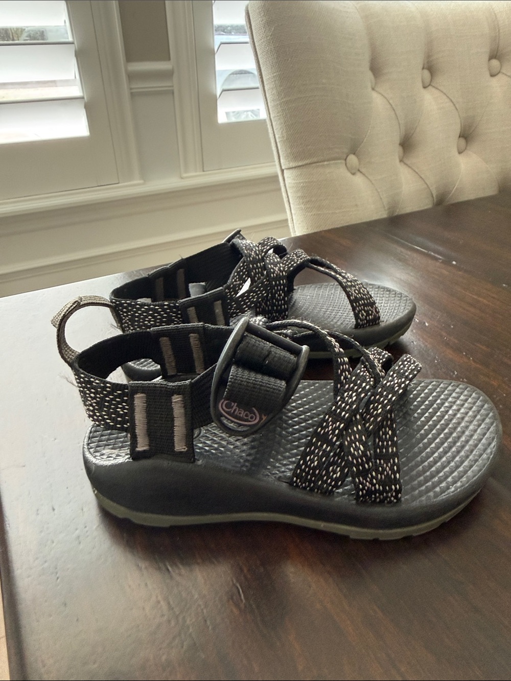 Chaco Kids Size 10 Black and White Strappy Sport Sandals